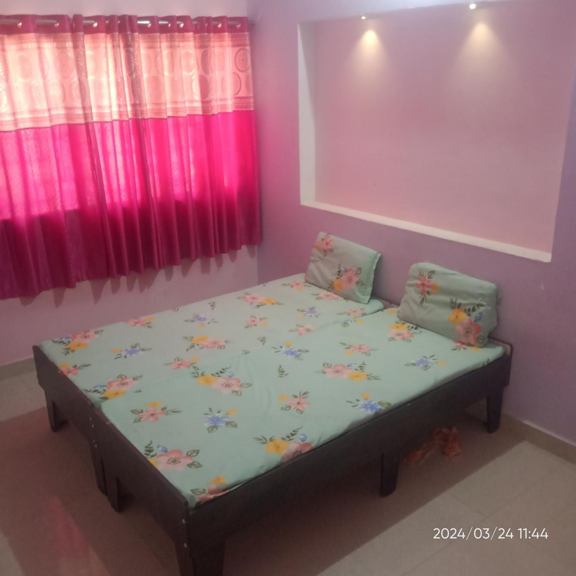 Dwarka Home Stay Ruang foto