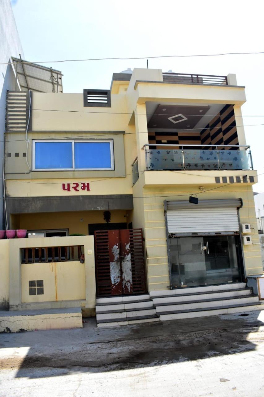 Dwarka Home Stay Bagian luar foto