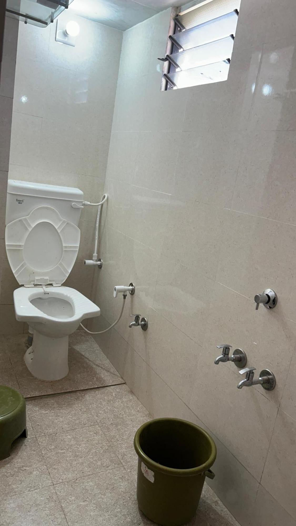 Dwarka Home Stay Bagian luar foto