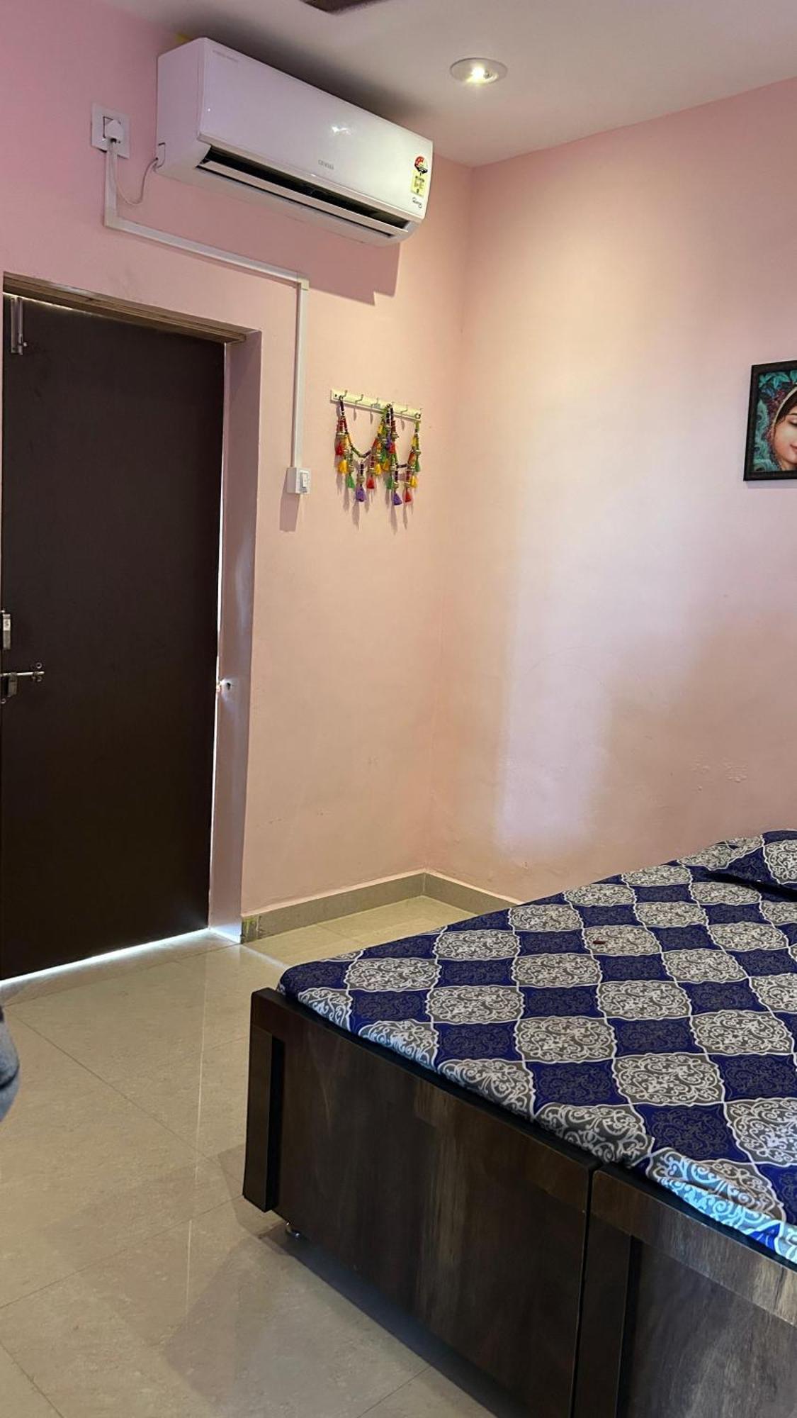 Dwarka Home Stay Bagian luar foto
